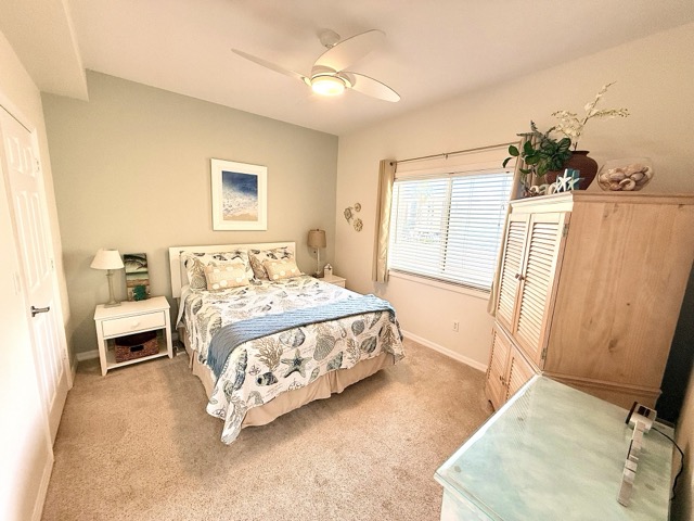 Guest bedroom with queen bed