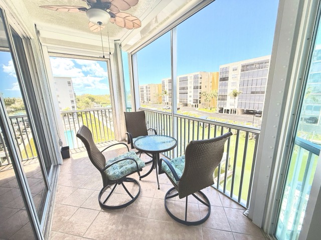 Screened lanai with seating